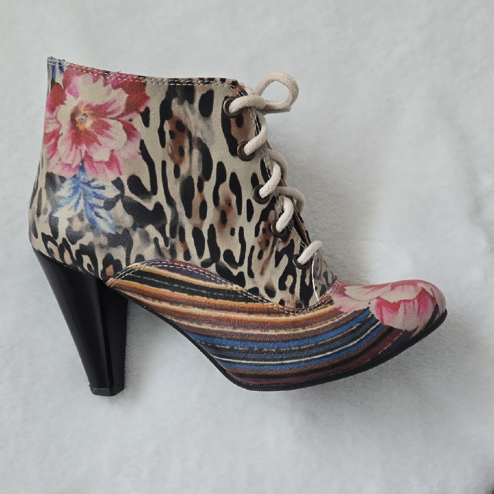 Goby Stylish Floral and Leopard Print Lace-Up Boots, 6.5